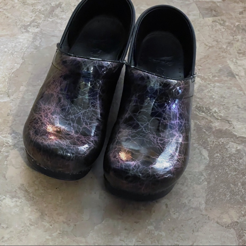 Dansko Multicolored Swirl Pattern Clogs 9.5-10 (40)